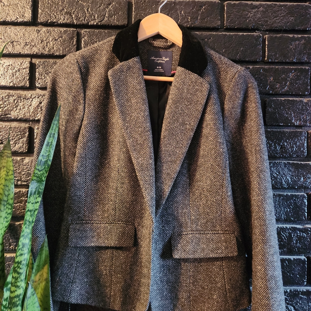 American Eagle Outfitters Gray Blazer with Black Collar